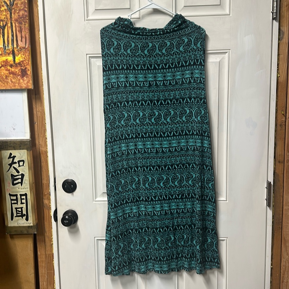🌸buy 2 get 1 free Large pull on maxi skirt in teal with a black tribal print